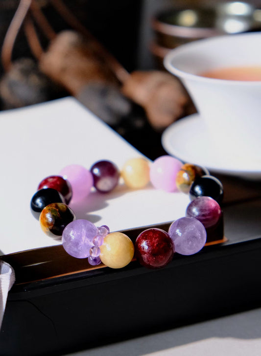 Creative Crystal Bracelet — A Touch of Unique Elegance