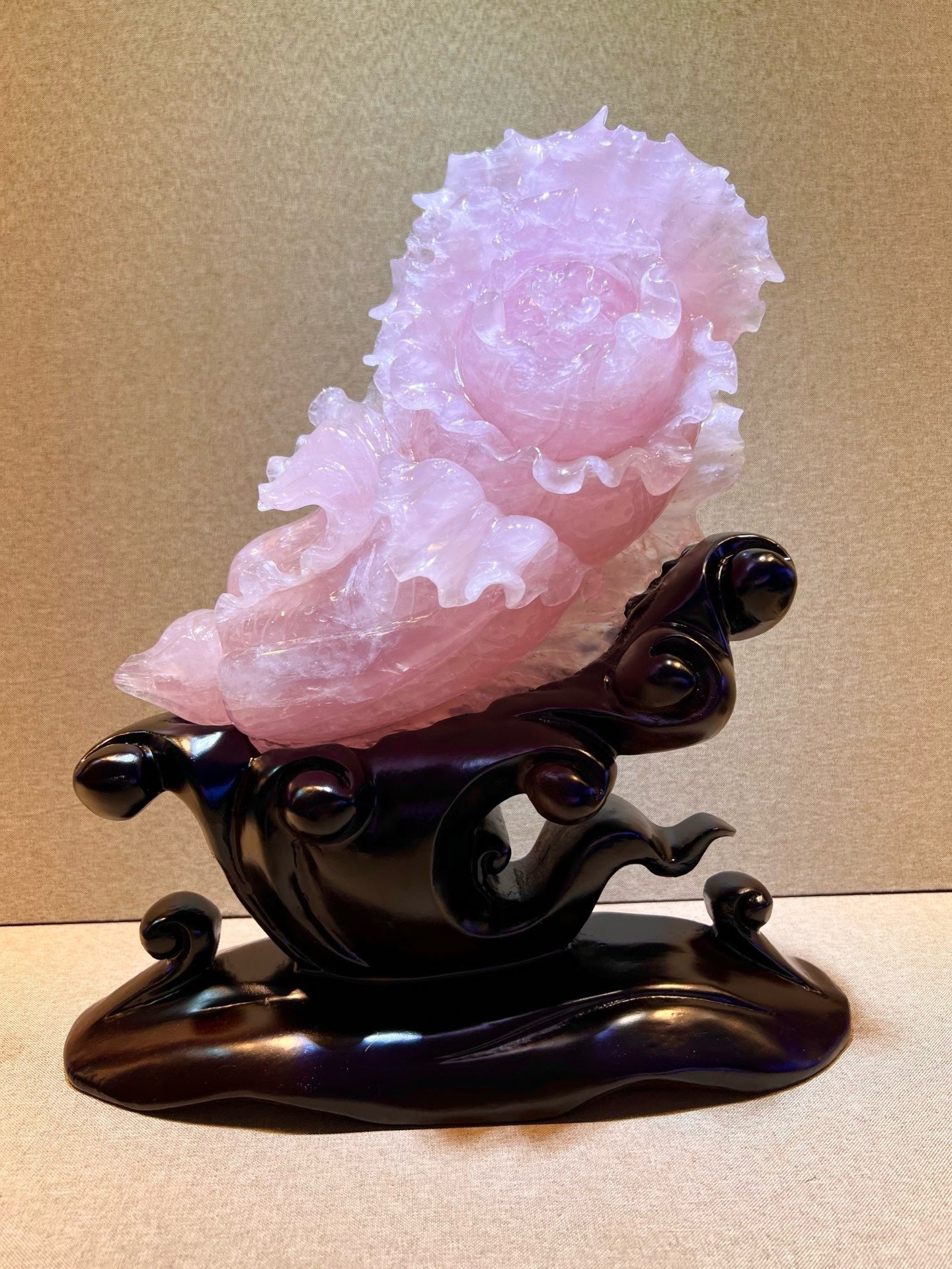 Elegant Crystal Carvings — A Touch of Natural Artistry