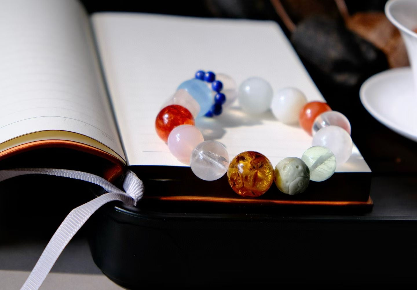 Creative Crystal Bracelet — A Touch of Unique Elegance